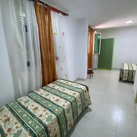 Hotel Qerana's Rooms: Corner Of Nature Golem (Tirana)