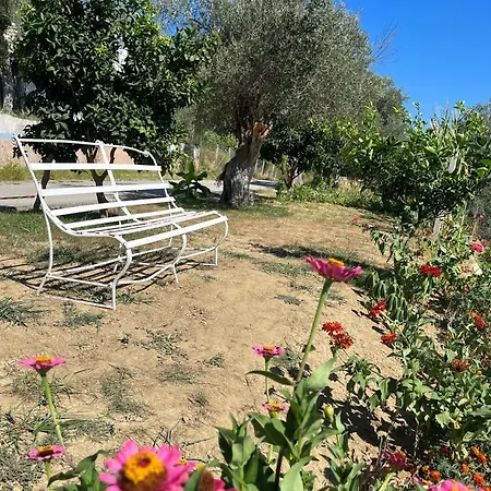 Qerana's Rooms: Corner Of Nature Hotell