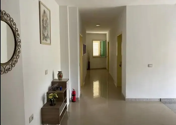 Qerana's Rooms: Corner Of Nature Hotel